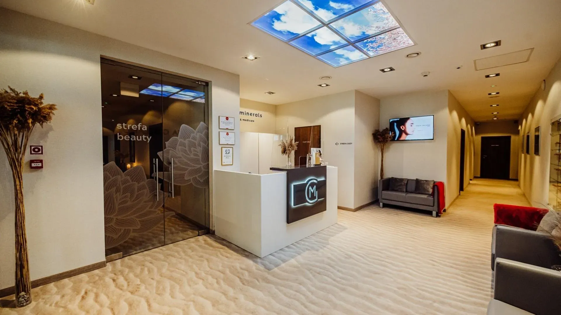 Recepce beauty a spa zóny v moderním interiéru