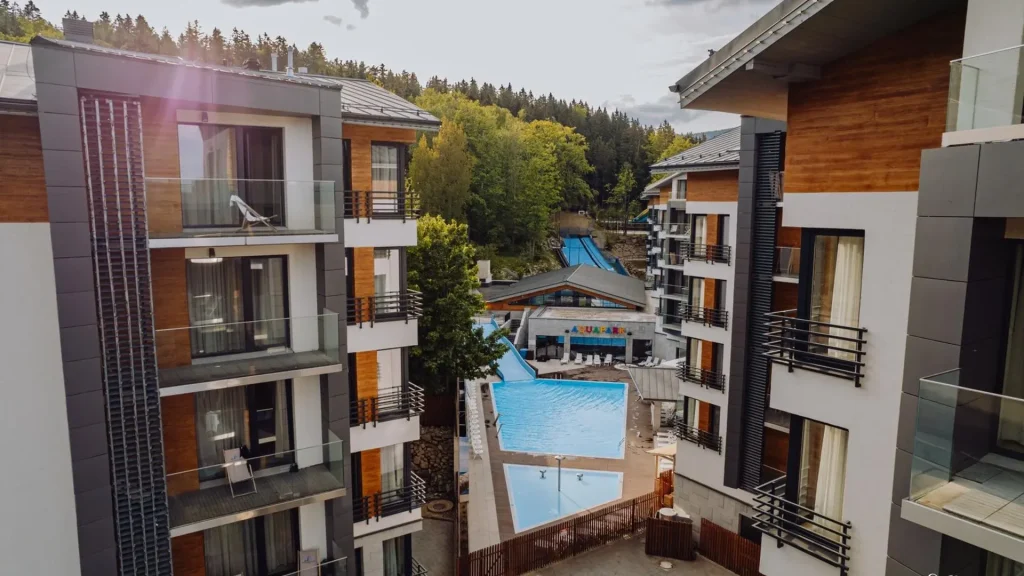 Hotel complex with pool and aquapark